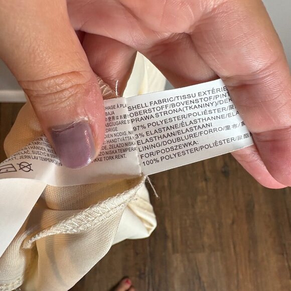 Moon River metallic plaid puff sleeve smocked dress - Picture 5 of 6